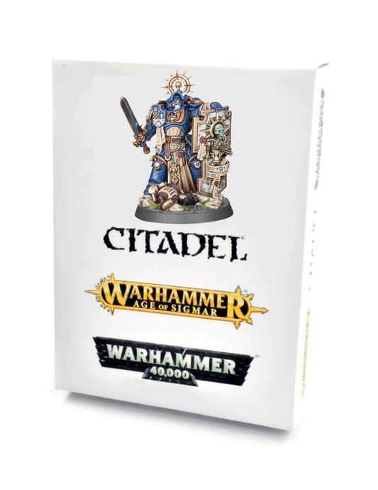 Space Marines: Captain with Relic Shield